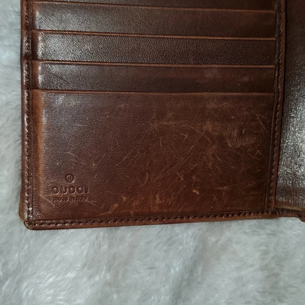 Gucci Compact Wallet with Piston Lock